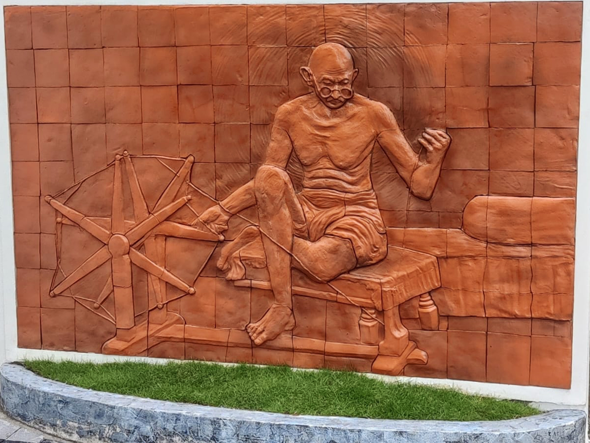 mural sculpture